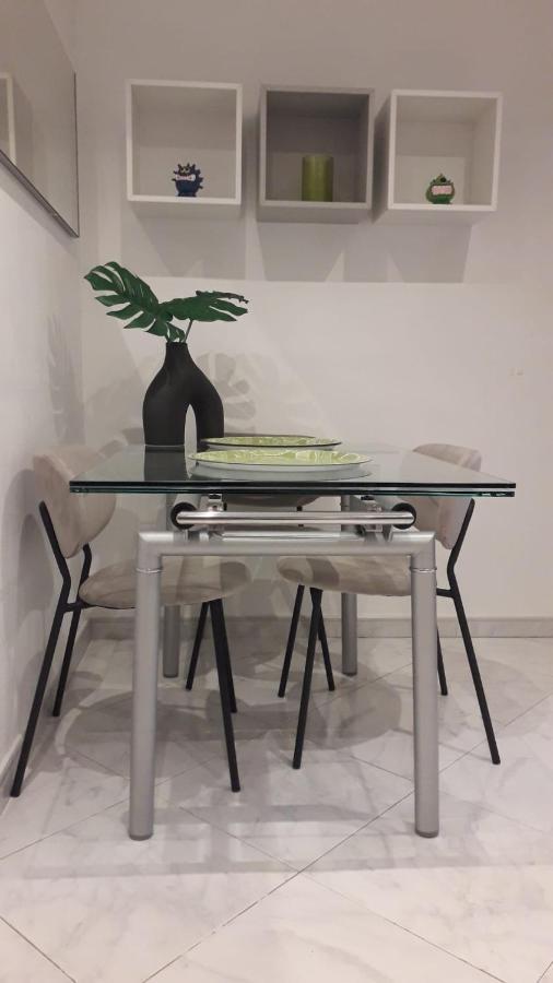 マドリードApartamento Junto Al Santiago Bernabeu Con Piscinaアパートメント エクステリア 写真
