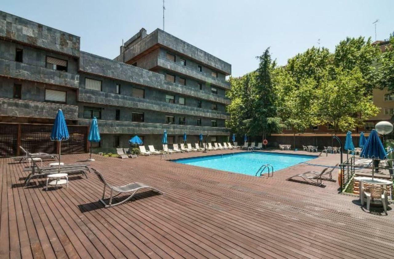 マドリードApartamento Junto Al Santiago Bernabeu Con Piscinaアパートメント エクステリア 写真